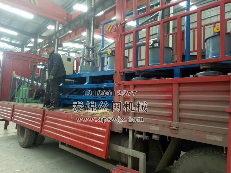 發往四川成都的連罐拉絲機正在發貨中